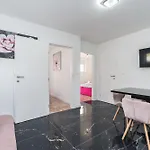 House Dominik