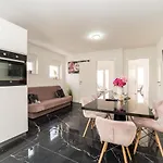 House Dominik شقة