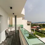 House Dominik